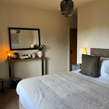 White Hart Bed & Breakfast Алтон Стая снимка