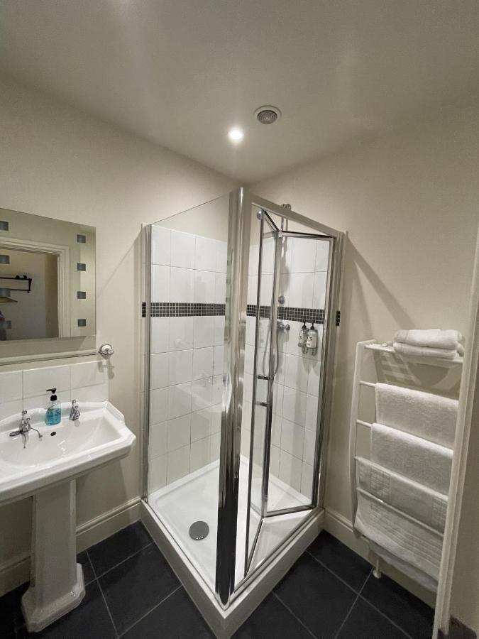 White Hart Bed & Breakfast Алтон Стая снимка