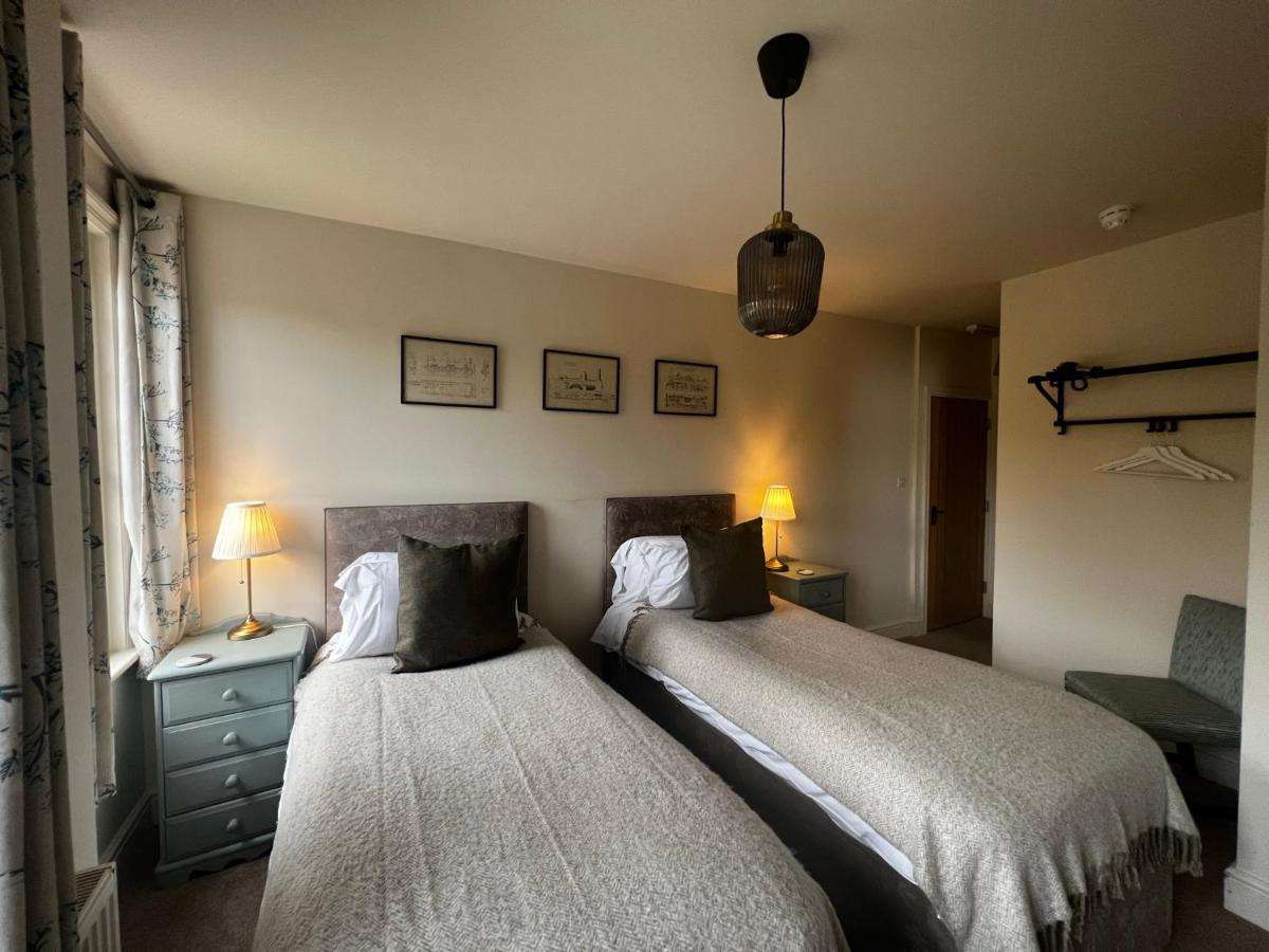 White Hart Bed & Breakfast Алтон Стая снимка