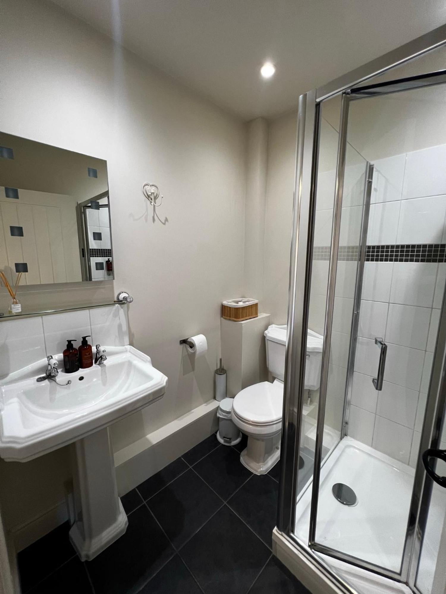 White Hart Bed & Breakfast Алтон Стая снимка